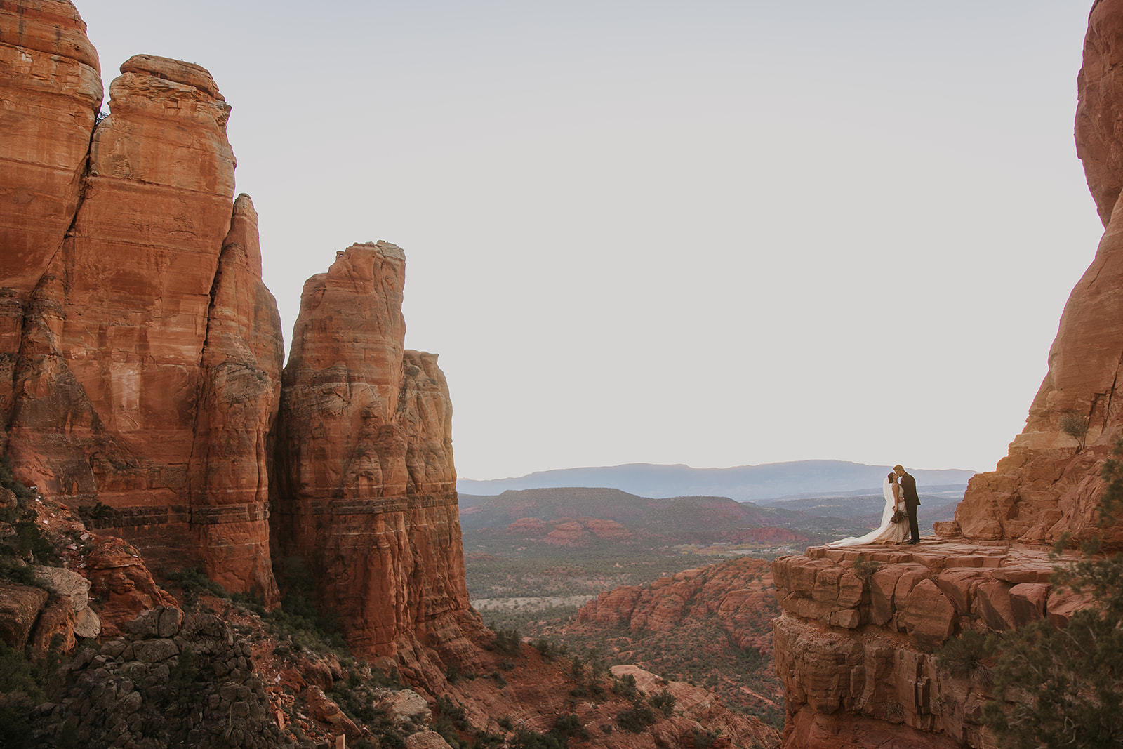 cathedral rock hiking elopement