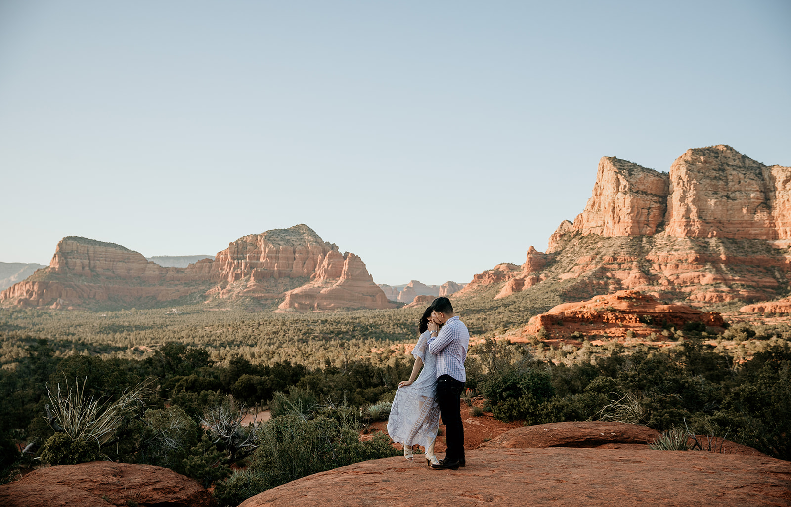 Sedona Engagement Session Guide | Locations, Photo Ideas, Tips & More!